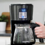 How to Clean a Black and Decker Coffee Maker-with-Vinegar