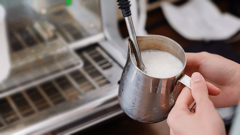 How Long Does It Take to Steam Milk for a Latte? 