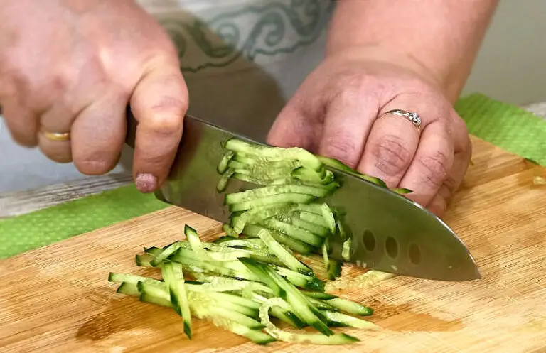 How to Hold a Chef Knife