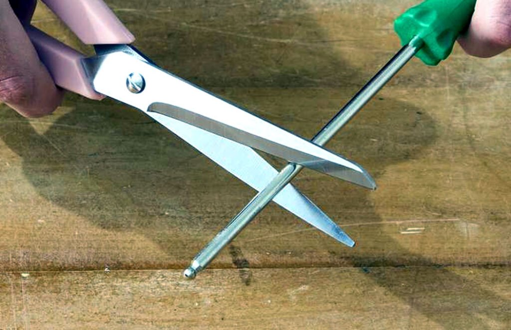 How to Sharpen Scissors With Knife Sharpener Rod
