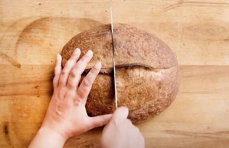 How to Use a Bread Knife