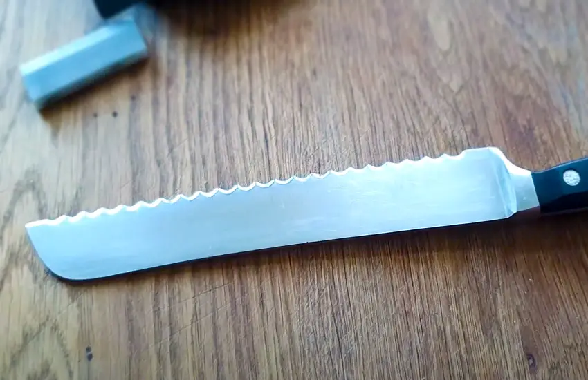 Sharpen a Serrated Bread Knife at Home