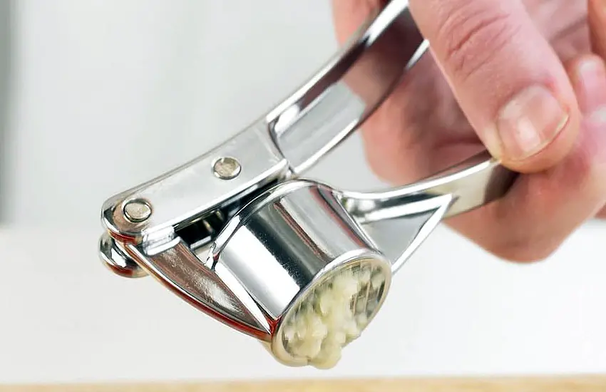 How to Use a Garlic Press