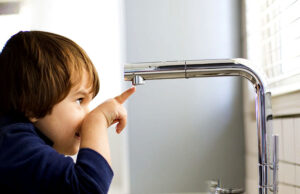 How to Fix a Kitchen Faucet that Keeps Shutting Off