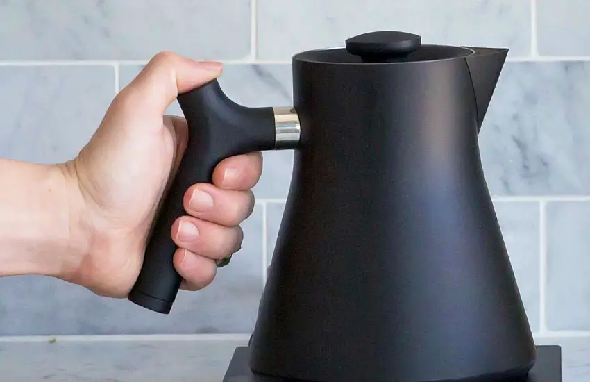 Electric Kettle Keeps Turning On and Off Reasons and Fixes!