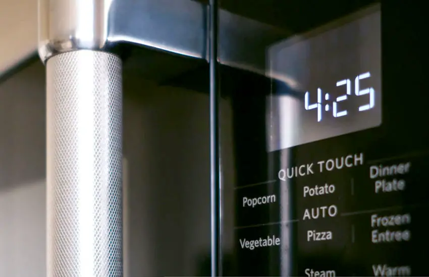 How to Set the Clock on Your Microwave Oven