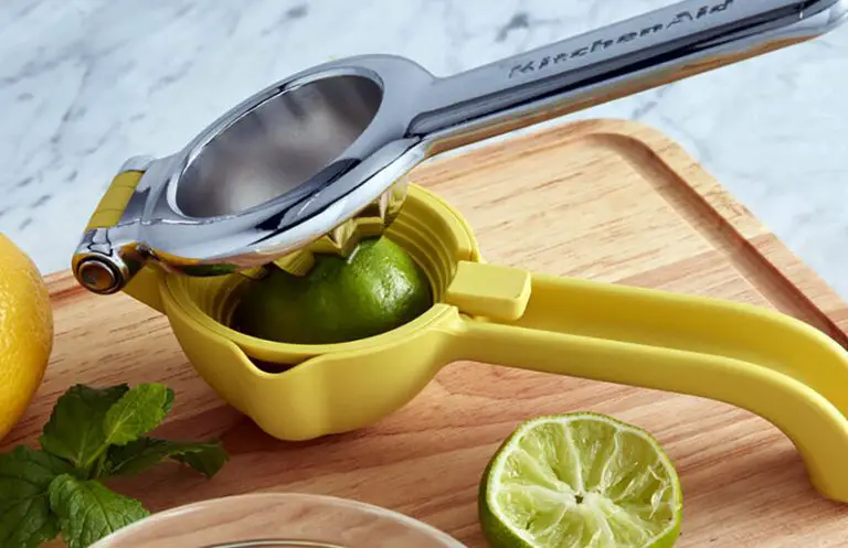 How to a Use Lemon Squeezer