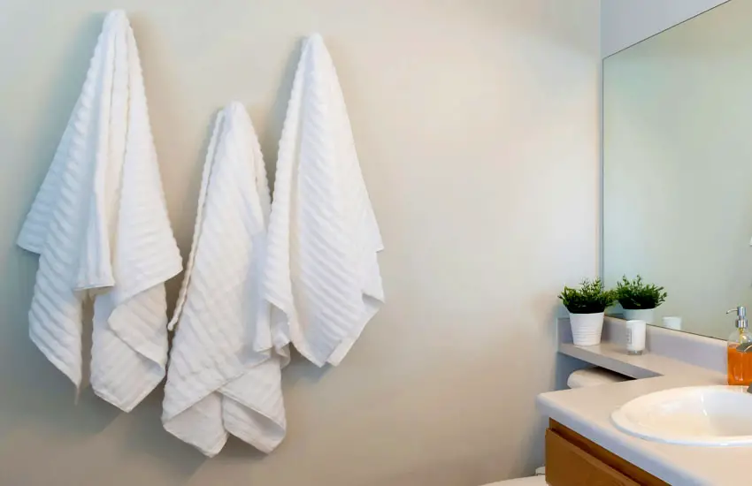 How Often Should You Replace Your Bathroom Towels