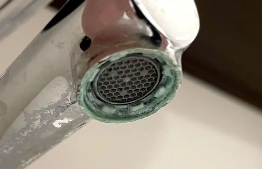 How to Remove an Aerator from a Faucet