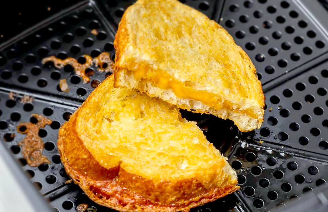 How Long to Cook Grilled Cheese in Air Fryer