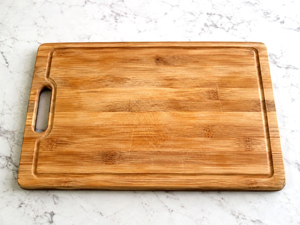 How to Oil a Wooden Cutting Board